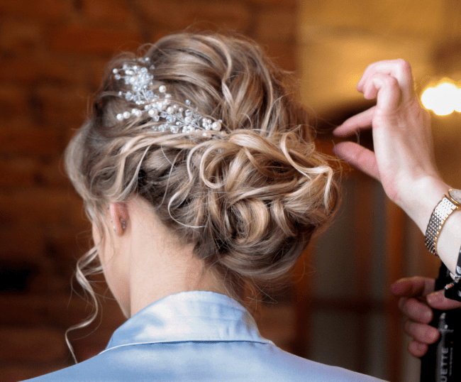 Dienstleistung Hochsteckfrisur im Online-Kalender