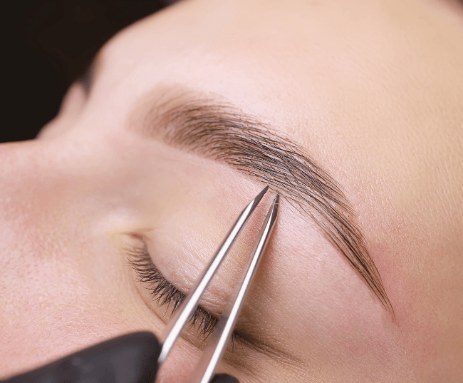 Dienstleistung Augenbrauen zupfen und färben & Wimpern färben im Online-Kalender